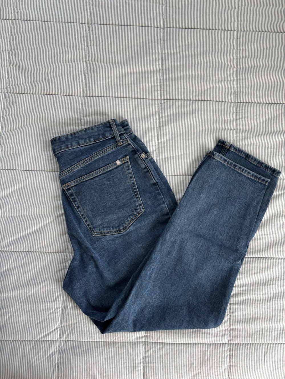 Everlane women’s curvy cheeky Jean